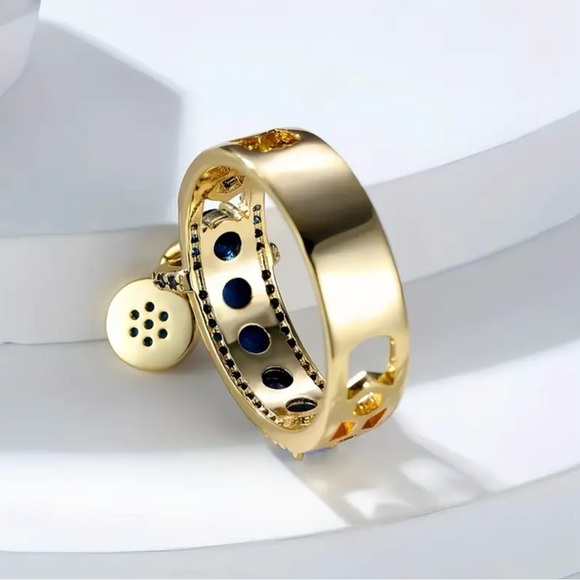 18k Gold and Blue Zirconia Gemstone Ring Various Sizes 6 & 7 - Picture 4 of 5